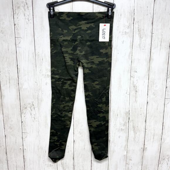 Spanx Pants Women Size XS Look At Me Now Seamless Leggings Hi-Rise Camo Athletic - Picture 1 of 6